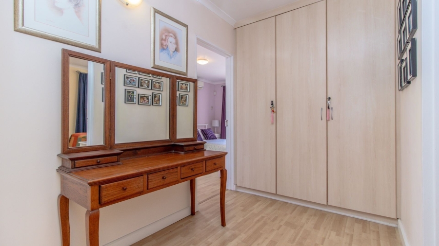 5 Bedroom Property for Sale in Sandbaai Western Cape
